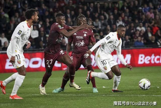 孙铭徽25+11胡金秋21分 广厦6人上双轻取同曦